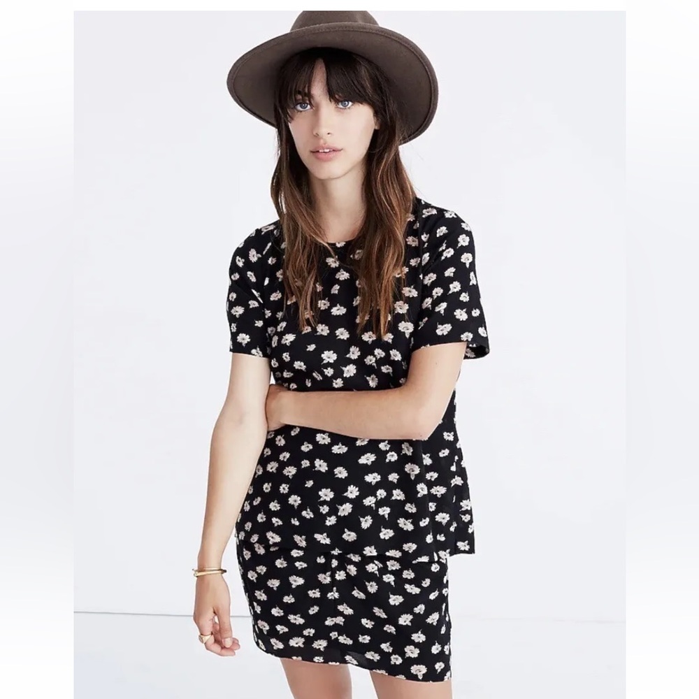 Silk Button-Back Tee in Seattle Floral XS.